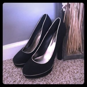 Black and Gold Steve Madden Heels